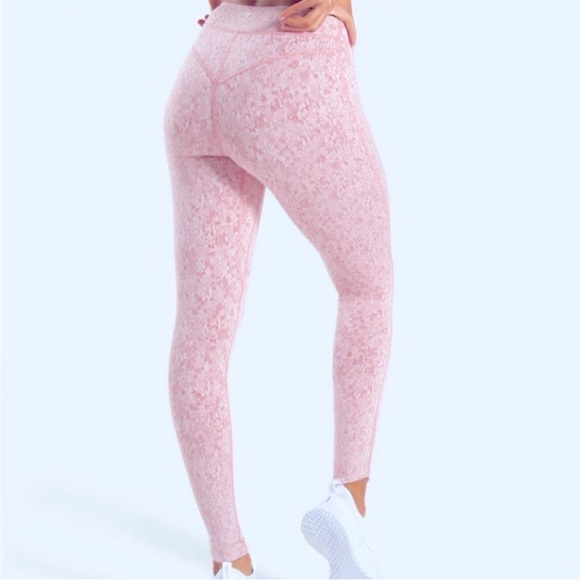 Gymshark she’s Pink Patterned Leggings - Picture 2 of 5